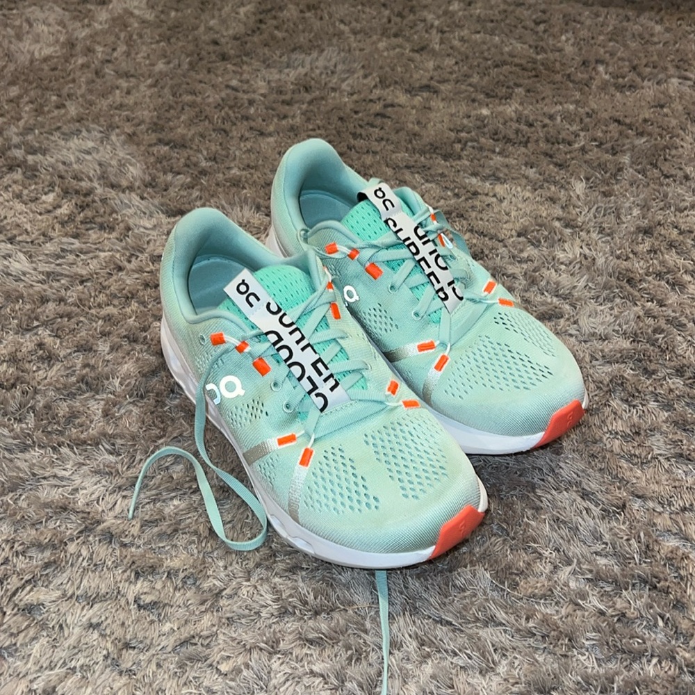 On Cloud Surfers SIZE 9